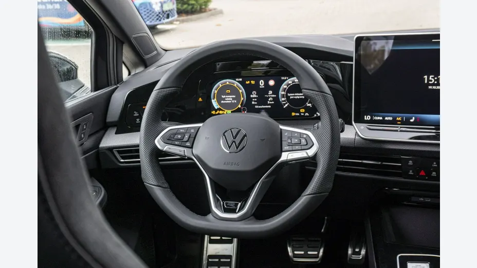 VOLKSWAGEN Golf -