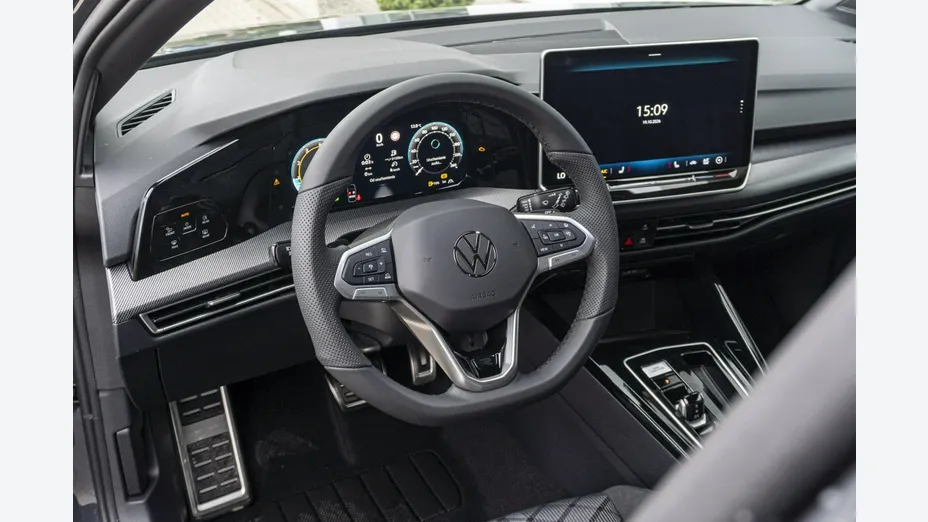 VOLKSWAGEN Golf -