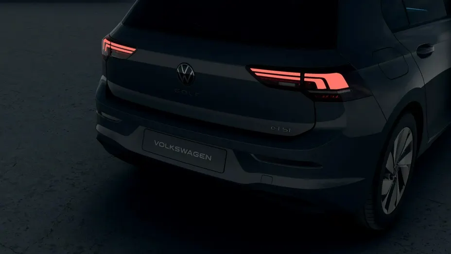 VOLKSWAGEN Golf -