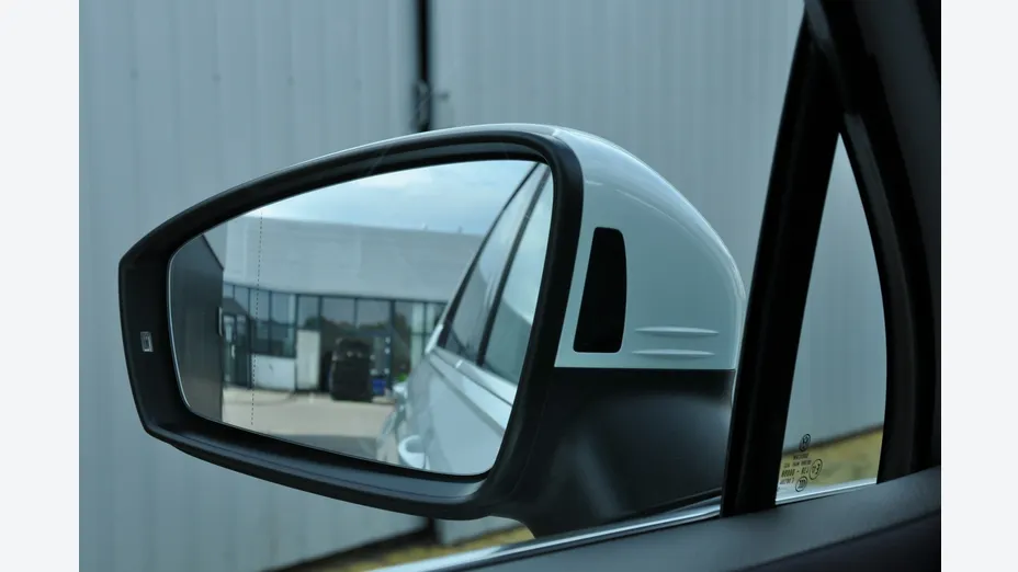 VOLKSWAGEN Tiguan -