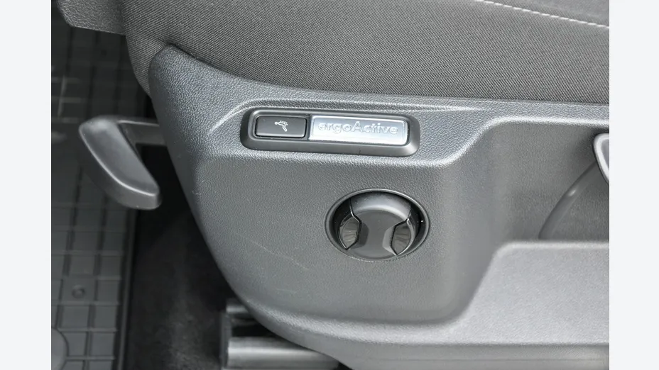 VOLKSWAGEN Tiguan -