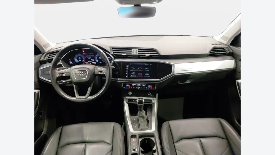 AUDI Q3 -