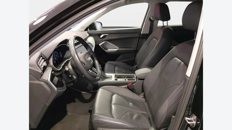 AUDI Q3 -