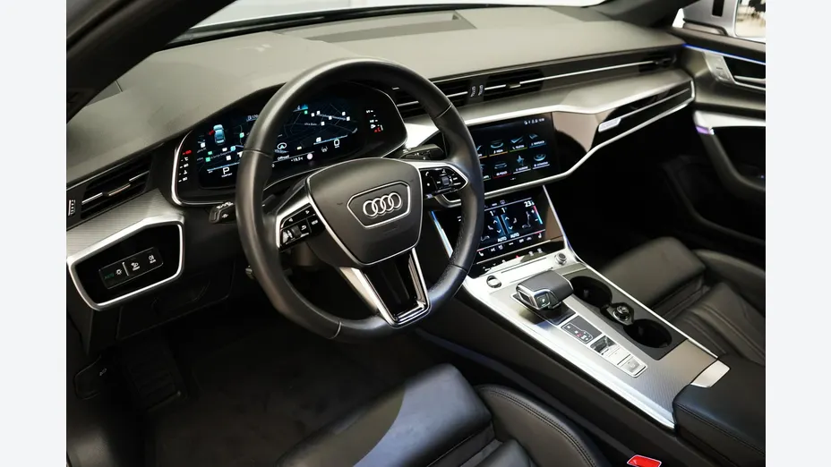 AUDI A6 -