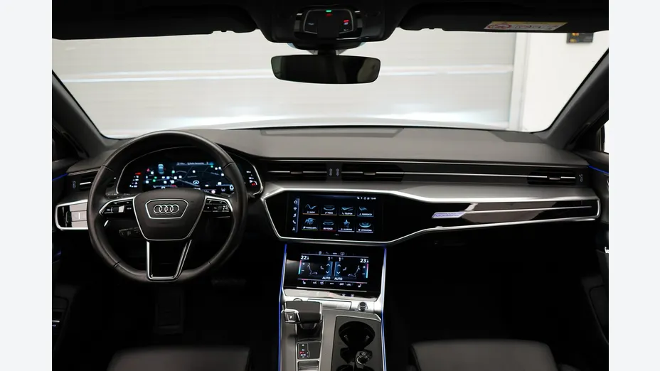 AUDI A6 -