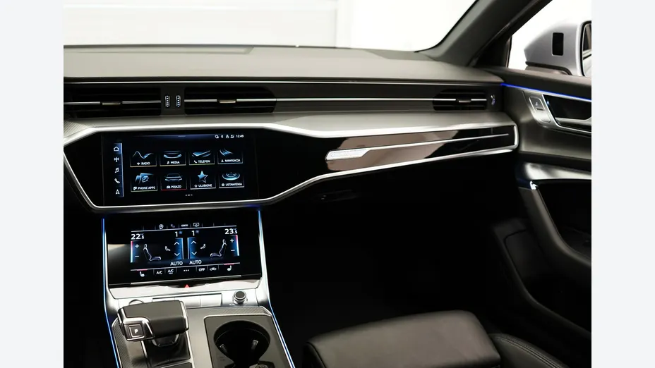 AUDI A6 -