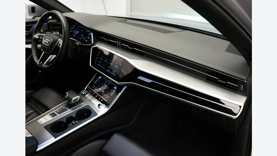 AUDI A6 -