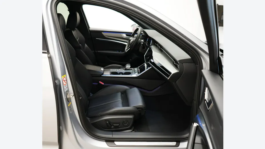 AUDI A6 -