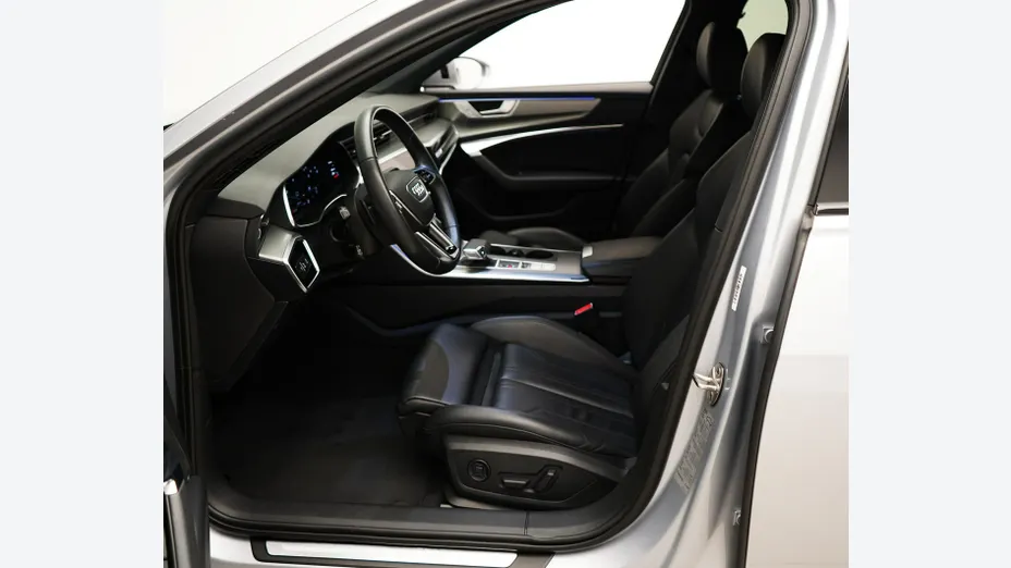 AUDI A6 -