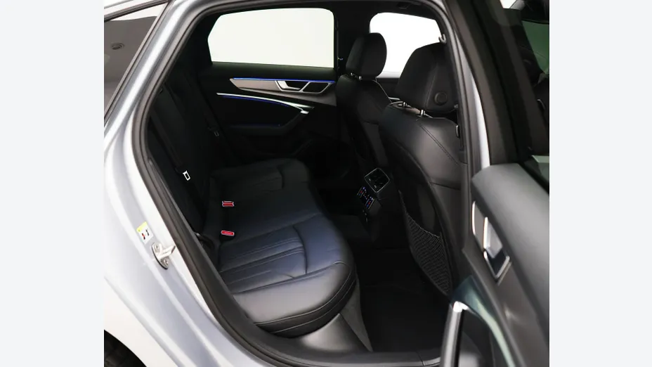 AUDI A6 -