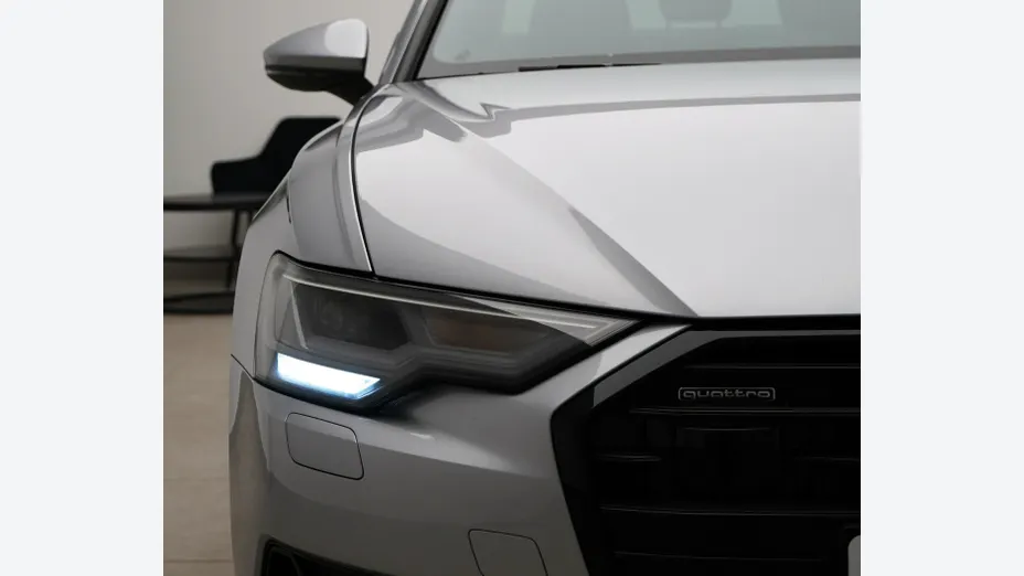 AUDI A6 -