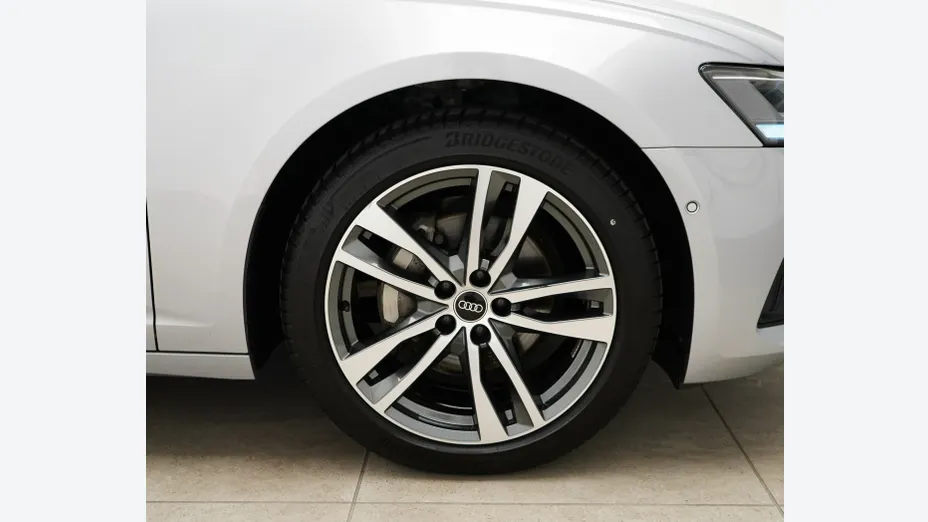 AUDI A6 -