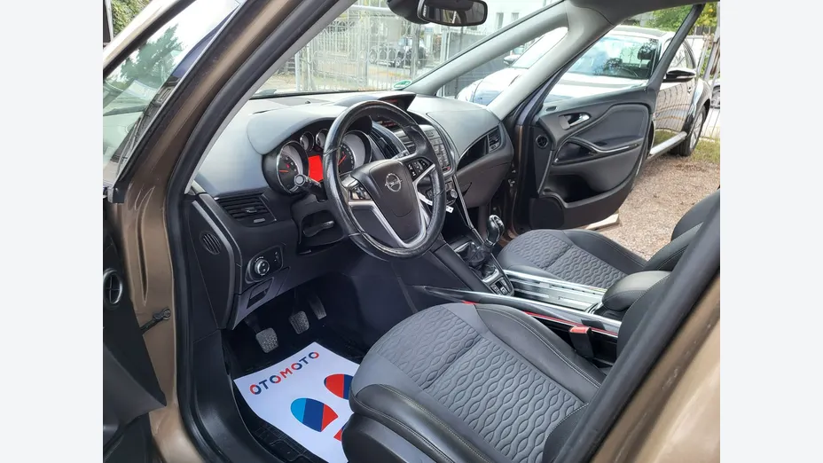 OPEL Zafira -