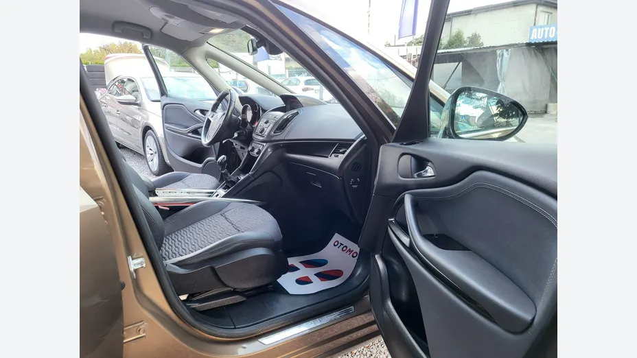 OPEL Zafira -