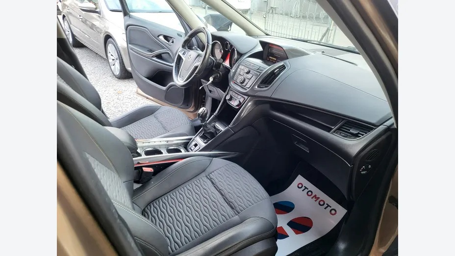 OPEL Zafira -