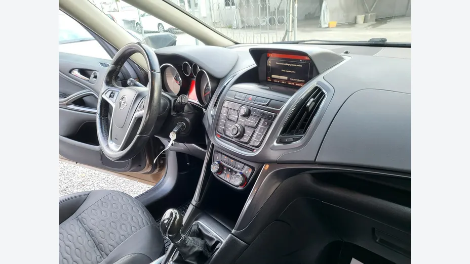 OPEL Zafira -