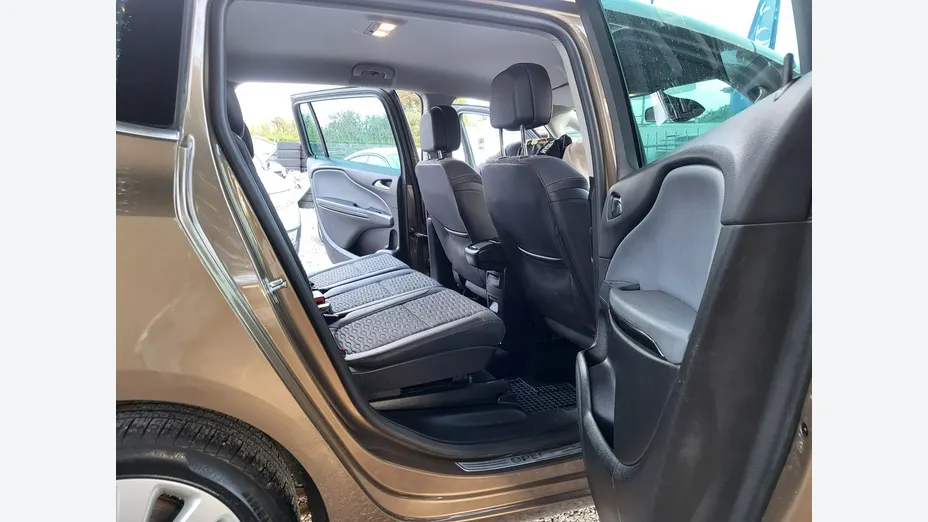 OPEL Zafira -