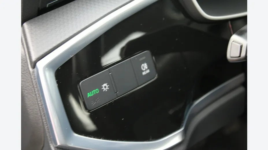 AUDI Q3 -