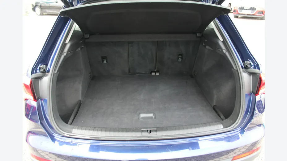 AUDI Q3 -