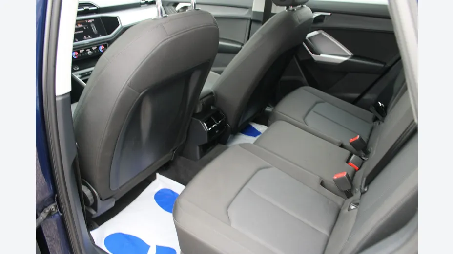 AUDI Q3 -