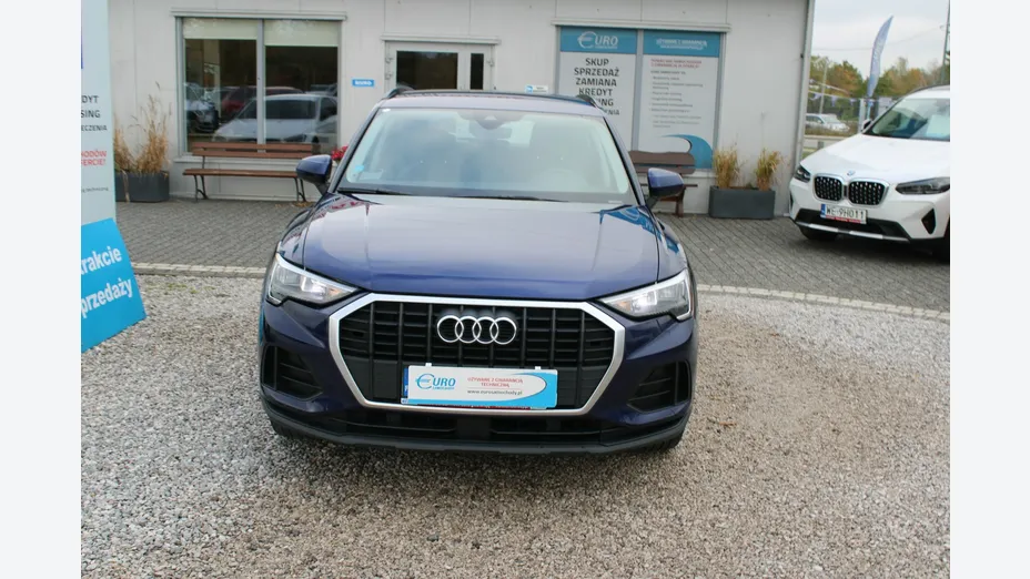 AUDI Q3 -