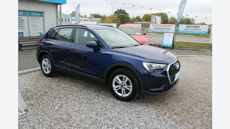 AUDI Q3 -