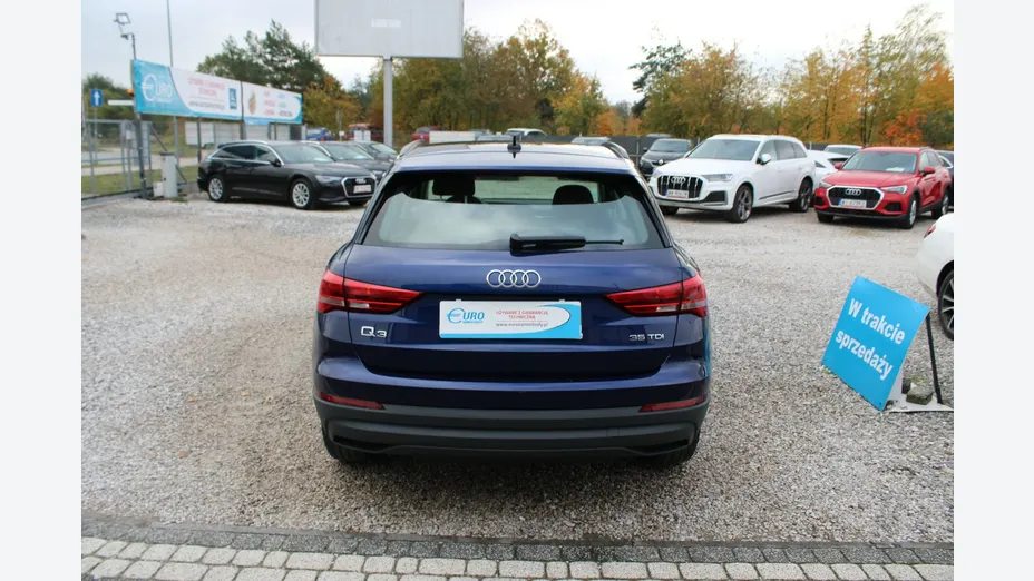 AUDI Q3 -
