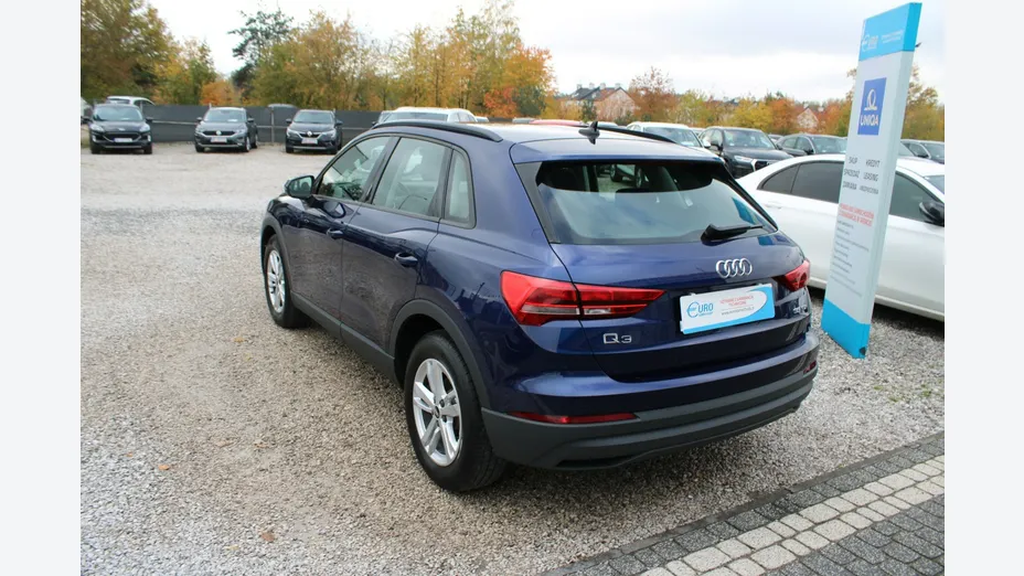 AUDI Q3 -