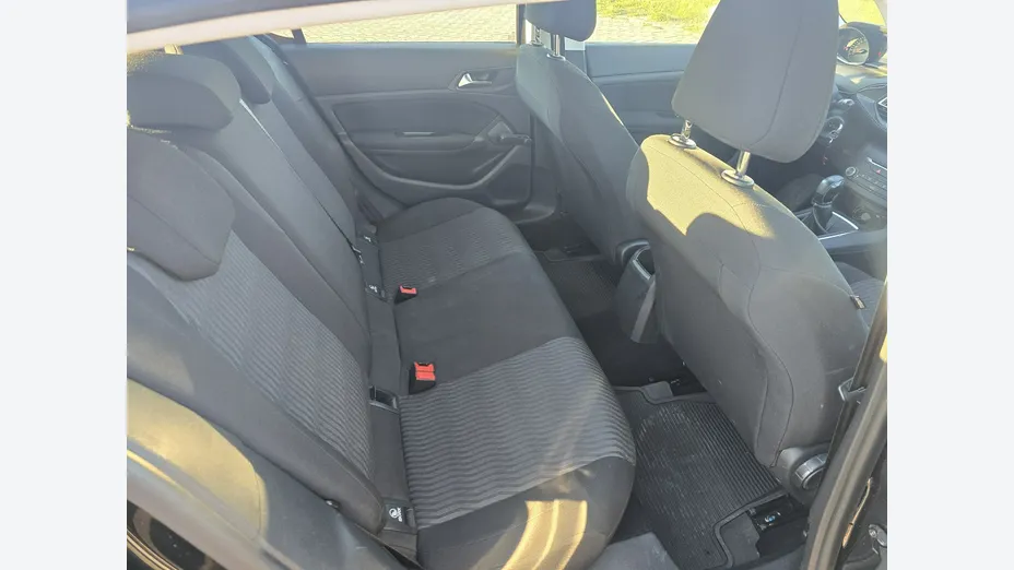 PEUGEOT 308 -