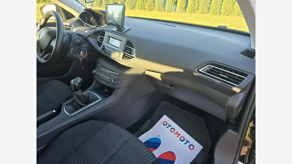 PEUGEOT 308 -