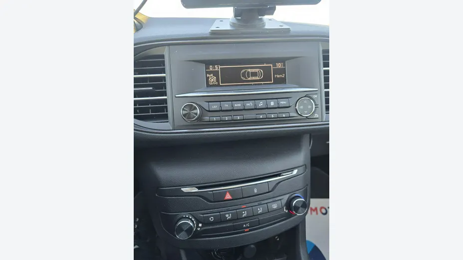 PEUGEOT 308 -