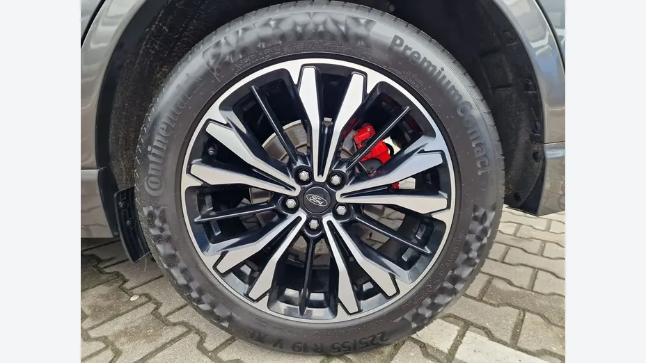 FORD Kuga -