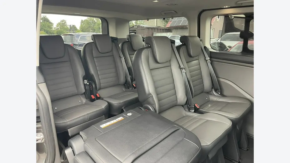 FORD Tourneo Custom -