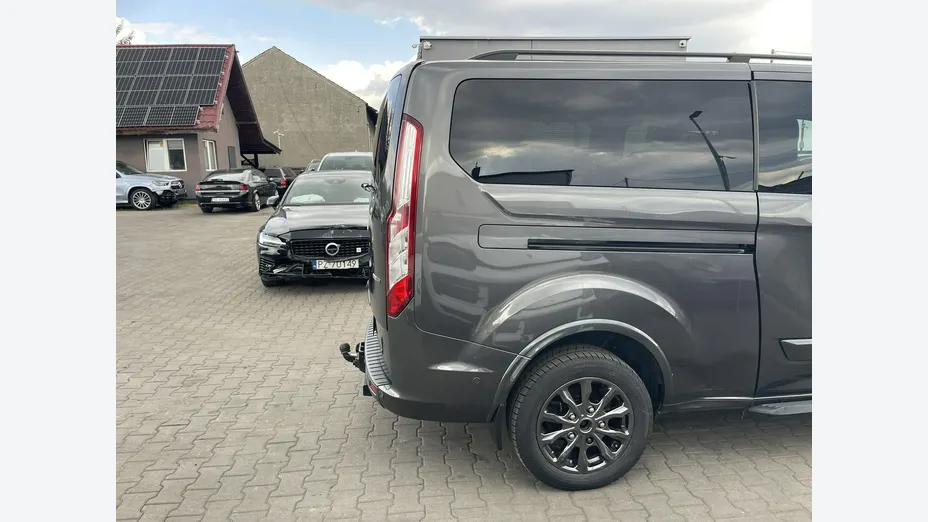 FORD Tourneo Custom -