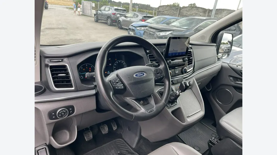 FORD Tourneo Custom -