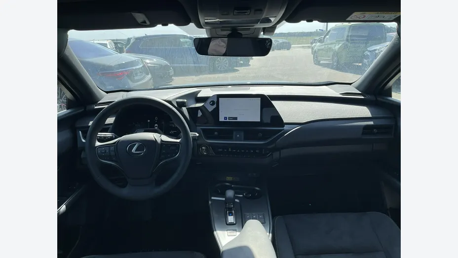 LEXUS UX -