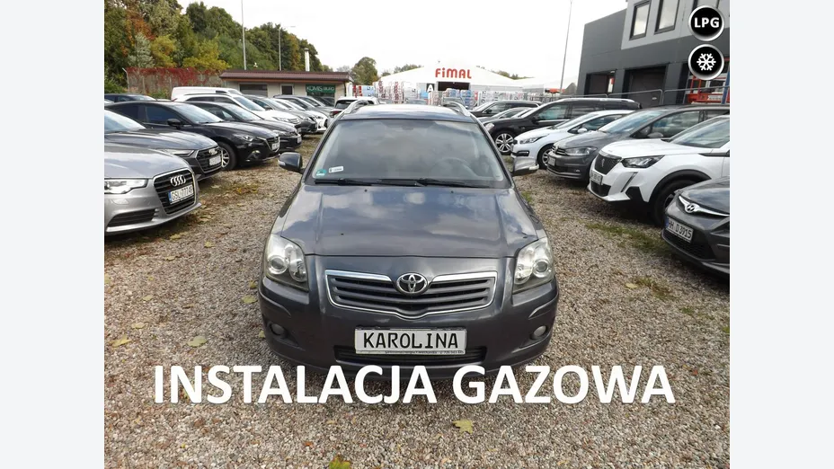 TOYOTA Avensis -