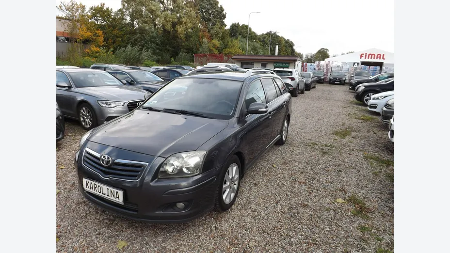 TOYOTA Avensis -