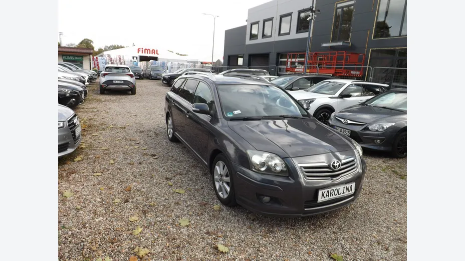 TOYOTA Avensis -