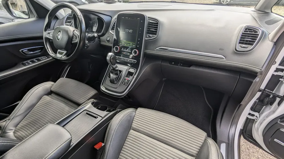 RENAULT Scenic -