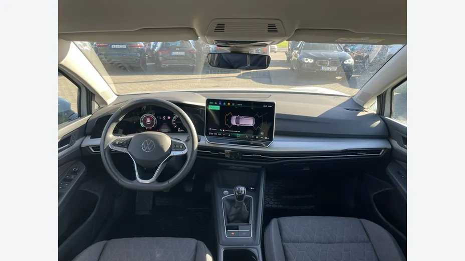 VOLKSWAGEN Golf -