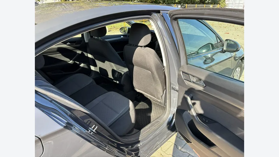 VOLKSWAGEN Passat -