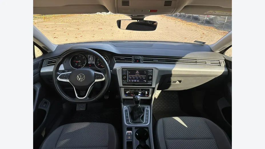 VOLKSWAGEN Passat -