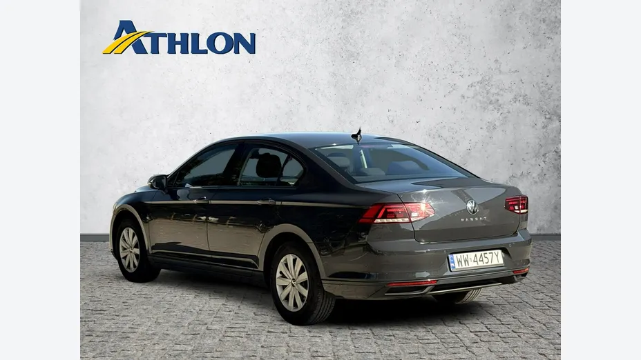 VOLKSWAGEN Passat -