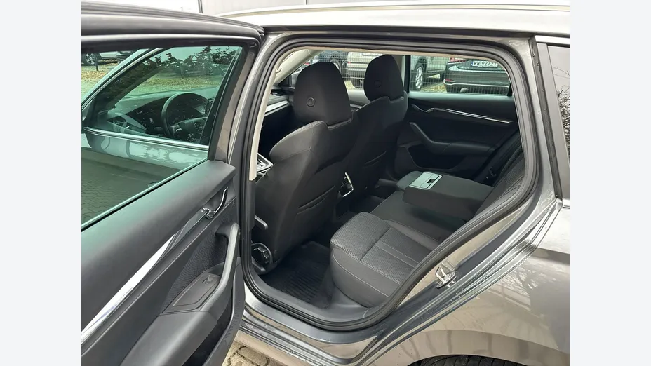 SKODA Octavia -