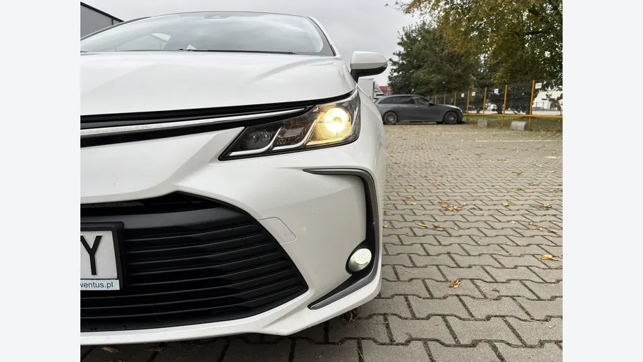 TOYOTA Corolla -