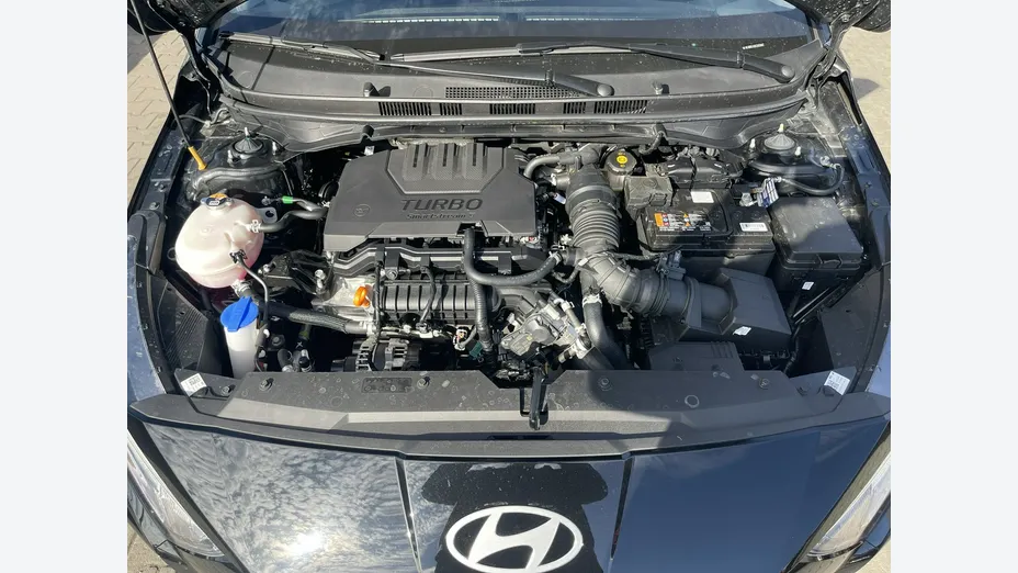 HYUNDAI i20 -