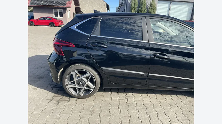 HYUNDAI i20 -