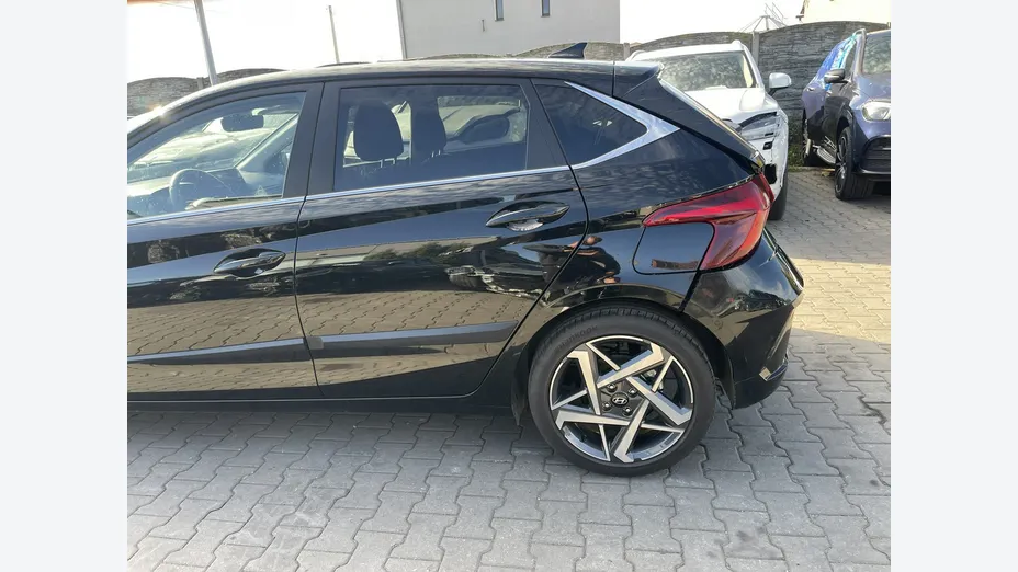 HYUNDAI i20 -