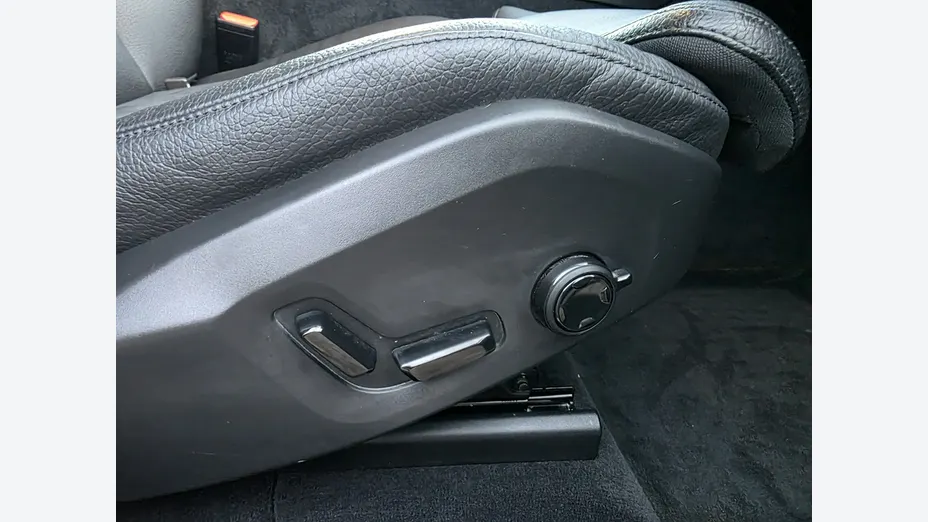 VOLVO XC60 -